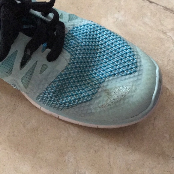 Blue Nike free runs size 8.5 - Picture 3 of 4